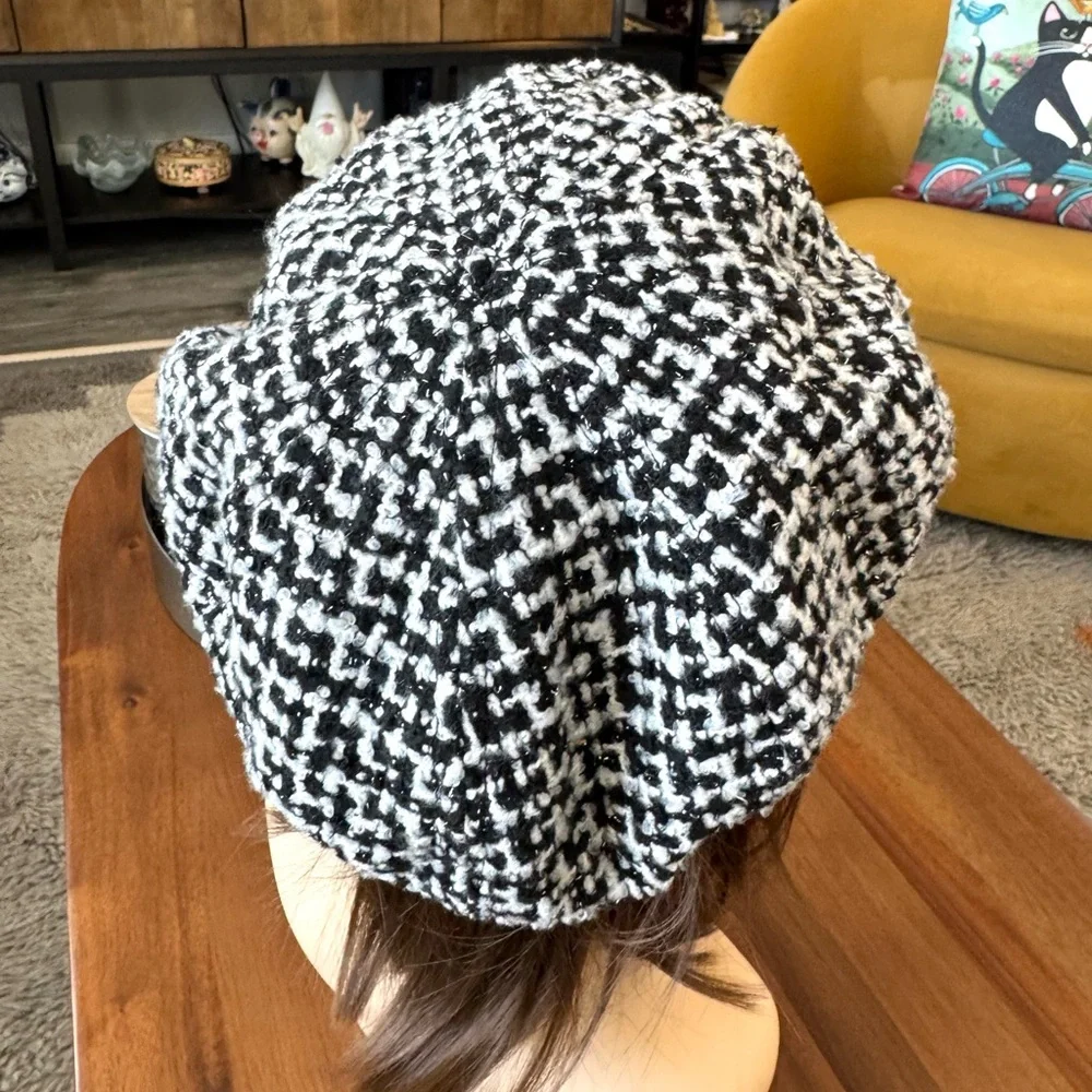Stylish Black and White Tweed Cap